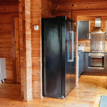Finlodge- Pet-friendly Scandinavian Callington