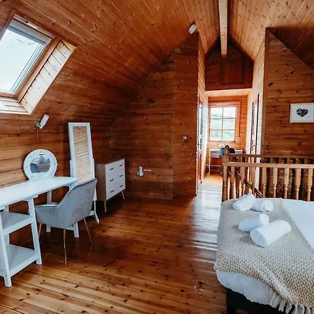 Finlodge- Pet-friendly Scandinavian Holiday home *