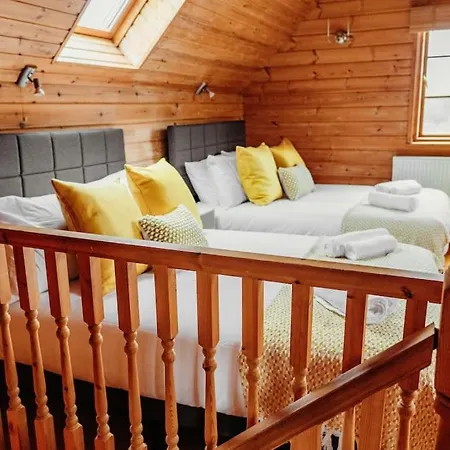 Finlodge- Pet-friendly Scandinavian Callington
