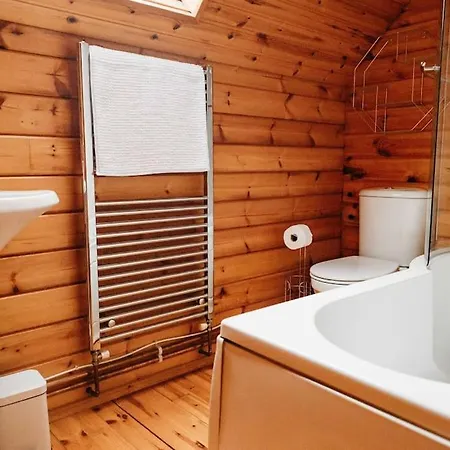 Finlodge- Pet-friendly Scandinavian Holiday home