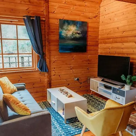 Finlodge- Pet-friendly Scandinavian Callington